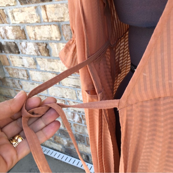 ASOS DESIGN Pleated In Self Stripe With Coconut Button Peach Wrap Midi Dress  10 - Picture 8 of 16